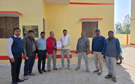 पंचायत सचिवों ने सौपा निंदा प्रस्ताव