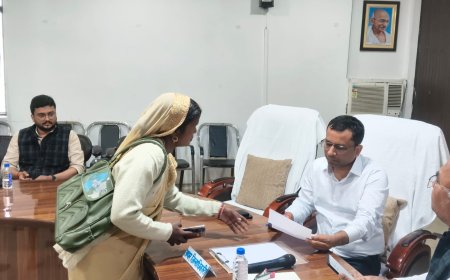 सम्पूर्ण समाधान दिवस में 12 शिकायतें आयीं 3 शिकायतों का मौके पर निस्तारण किया गया