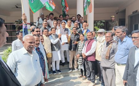 कांग्रेस पदाधिकारियों ने शंकराचार्य अविमुक्तेश्वरानन्द पर की जारही कार्यवाही का किया विरोध, राज्यपाल को भेजा ज्ञापन