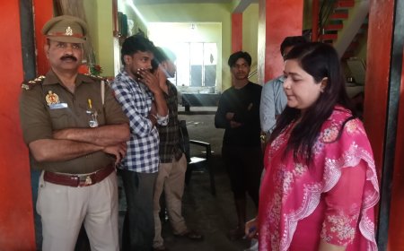 उपजिलाधिकारी ज्वाइंट मजिस्ट्रेट ने कोटवा धाम मन्दिर के पास दो दुकानों पर सेम्पुल भरवाया और 75 लीटर दूध नष्ट कराया