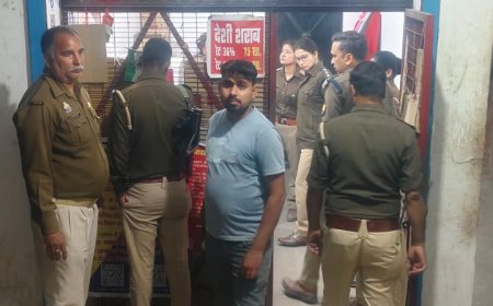 आबकारी व पुलिस विभाग की संयुक्त टीम ने मरकामऊ आदि शराब की दुकानों का निरीक्षण किया