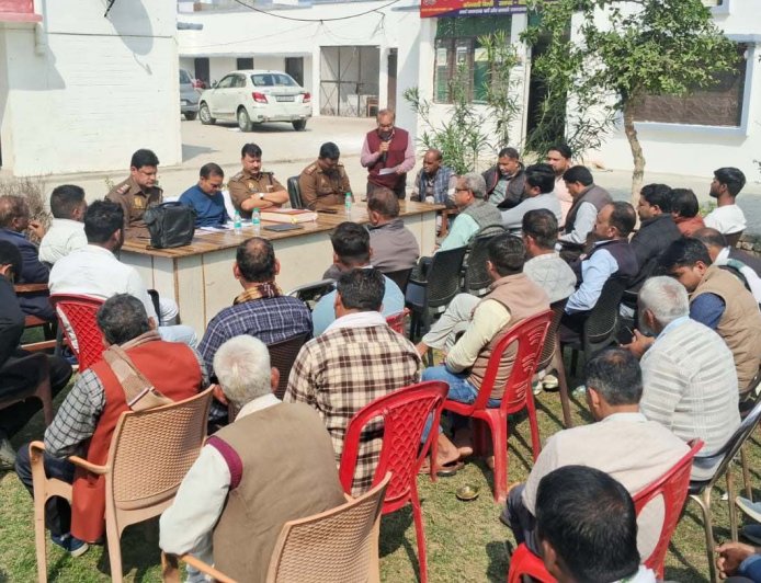 पीस कमेटी की बैठक में शांति व सद्भावना पर जोर