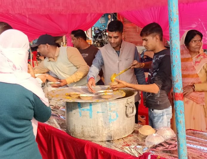 फाल्गुनी मेले में श्रद्धालुओं के लिए जगह-जगह भंडारे, मेडिकल कैंप में निःशुल्क उपचार