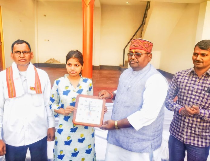 आईएएस मुख्य परीक्षा में कुमारी अंशिका वर्मा की सफलता, क्षेत्र में हर्ष का माहौल