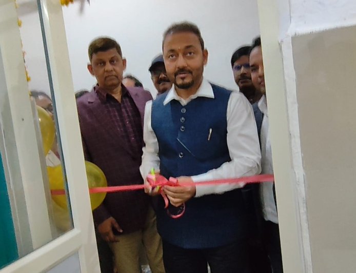 बेरा' (BERA) मशीन कहां मेडिकल कॉलेज के प्राचार्य ने किया उद्घाटन  ब्रेन के इलेक्ट्रो- फिजियोलॉजिकल फंक्शन की इलाज के लिए नहीं जाना पड़ेगा गैर जनपद