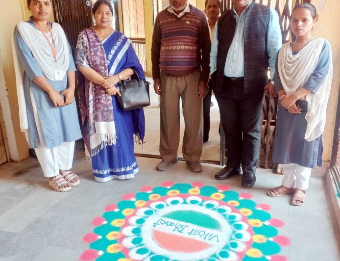 रंगोली में आस्था, यामिनी, अलशिफा, आंशिका, राधा की टीम रही अव्वल