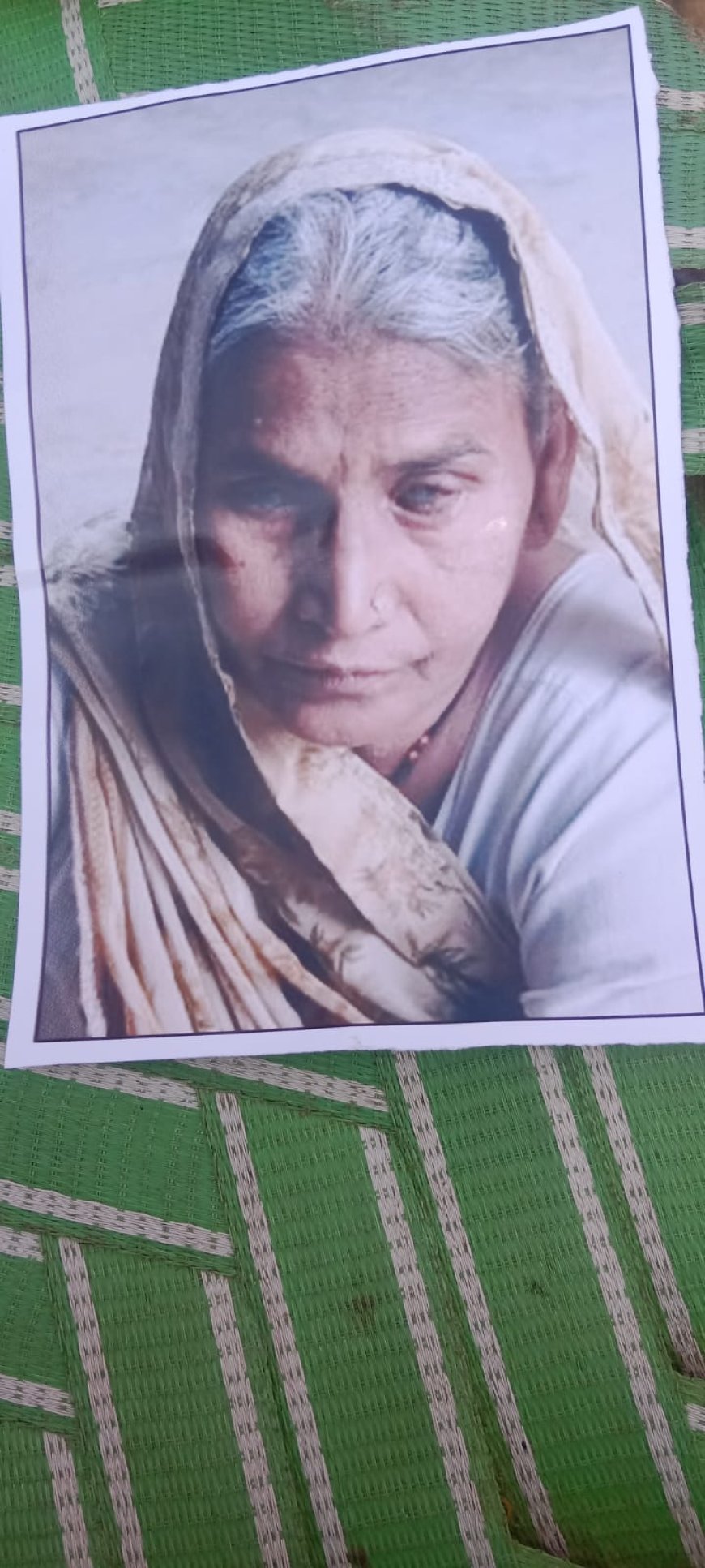 चार दिनों से गायब बृद्व महिला का शव शारदा सहायक समान्तर नहर दरिया बाद ब्रांच कसरैला झाल में मिली पुलिस ने शव का पंचायत नामा भरकर शव पोस्टमार्टम को भेजा