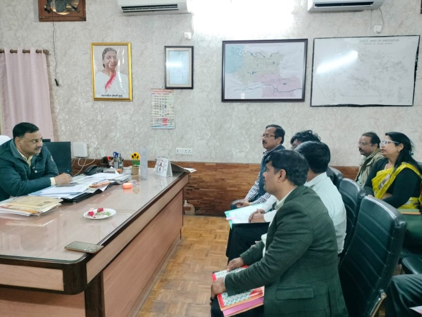 जिलाधिकारी ने जय प्रकाश नारायण सर्वोदय विद्यालय परसिया/मड़िहान में रिक्त सीटों पर नवीन  प्रवेश हेतु बैठक कर की समीक्षा