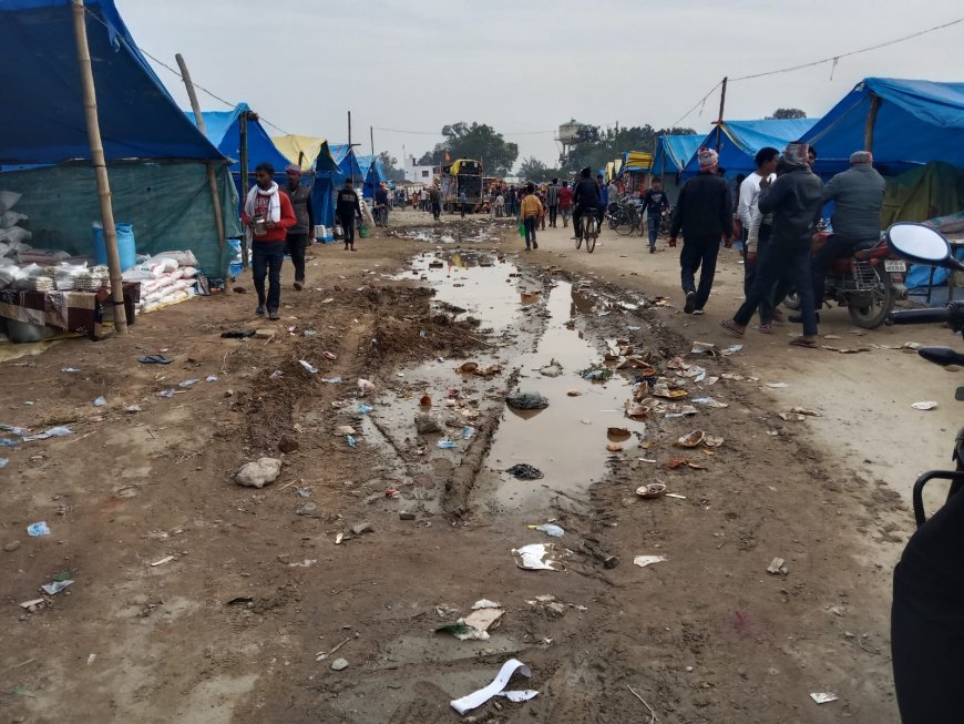 कांवरिया खुले में शौच करने को विवश