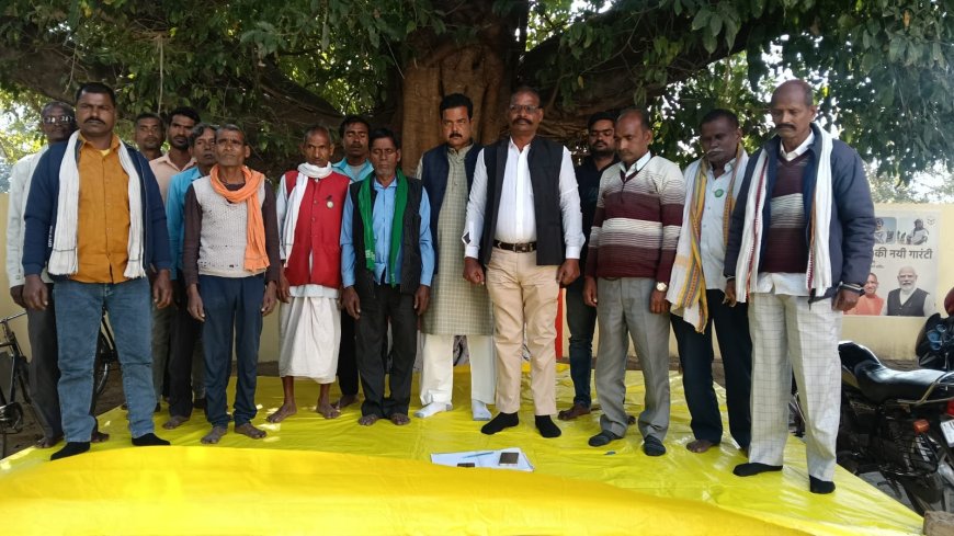 भारतीय किसान यूनियन टिकैत गुट की मासिक बैठक ब्लाक परिसर सिरौलीगौसपुर में हुई