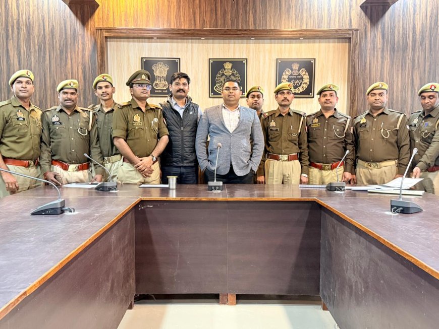 अपर पुलिस द्वारा प्रशिक्षित ऑपरेटर्स को प्रमाण पत्र देकर सम्मानित किया गया ।
