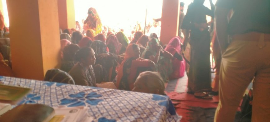 मुख्य विकास अधिकारी की अध्यक्षता में ग्राम पंचायत गढ़चया, विकास खण्ड मानिकपुर जनपद चित्रकूट में जन चौपाल का आयोजन किया गया।