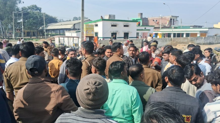 मंदिर के जीर्णोद्धार को लेकर विवाद, पुलिस ने कराया शांत