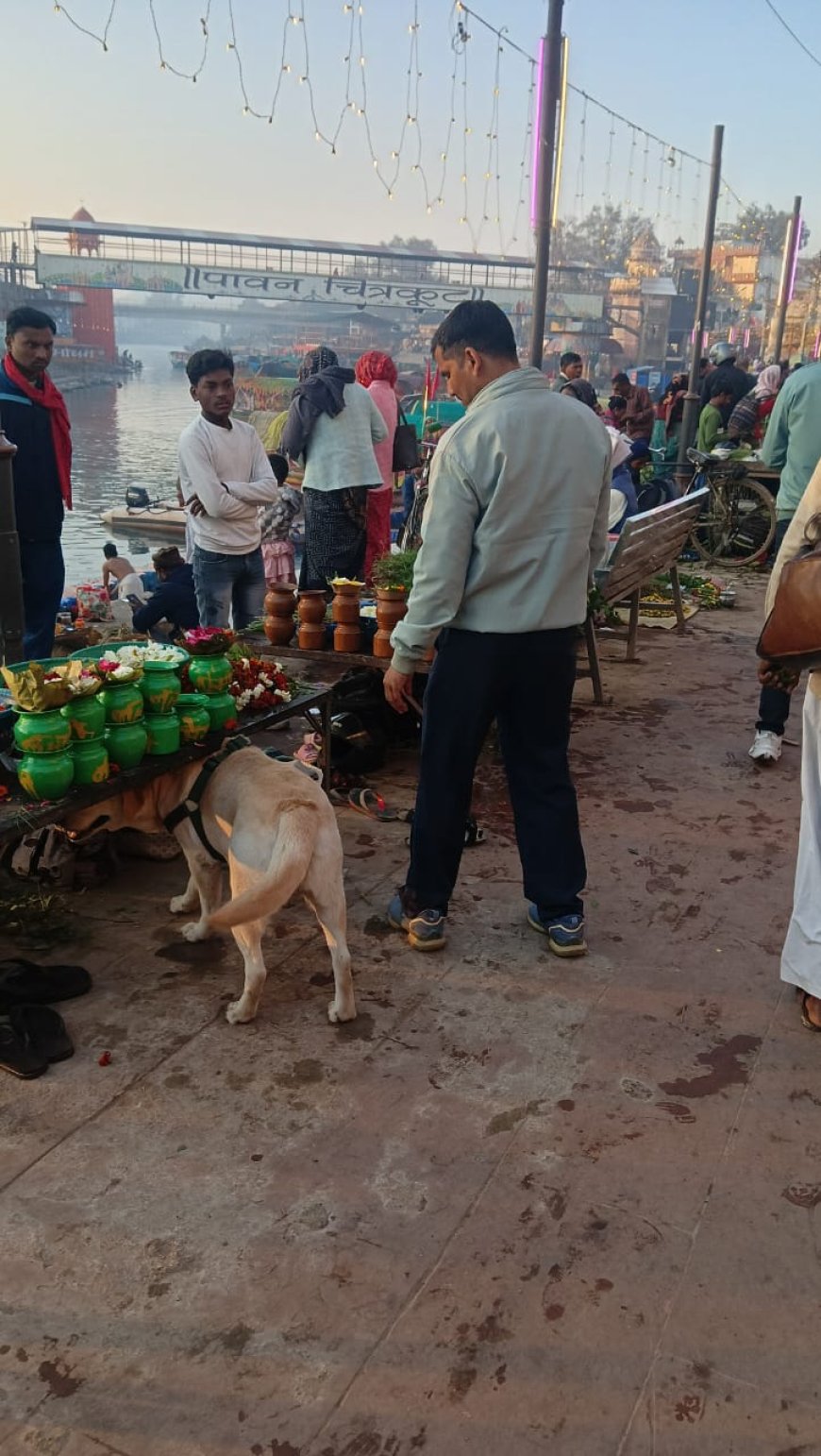 महाशिवरात्रि पर्व के अवसर पर डॉग स्क्वॉयड, एलआईयू की संयुक्त टीम द्वारा सुरक्षा व्यवस्था के दृष्टिगत रामघाट,निर्मोही अखाड़ा की चैकिंग की गयी