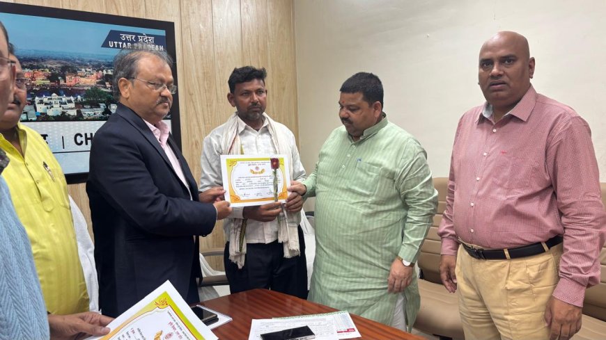 फसल बीमा क्षतिपूर्ति पाकर खिले अन्नदाताओं के चेहरे