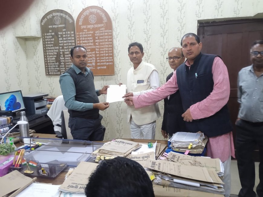 वित्त विहिन शिक्षकों की समस्याओं को लेकर मुख्यमंत्री के नाम सौंपा 4 सूत्रीय ज्ञापन