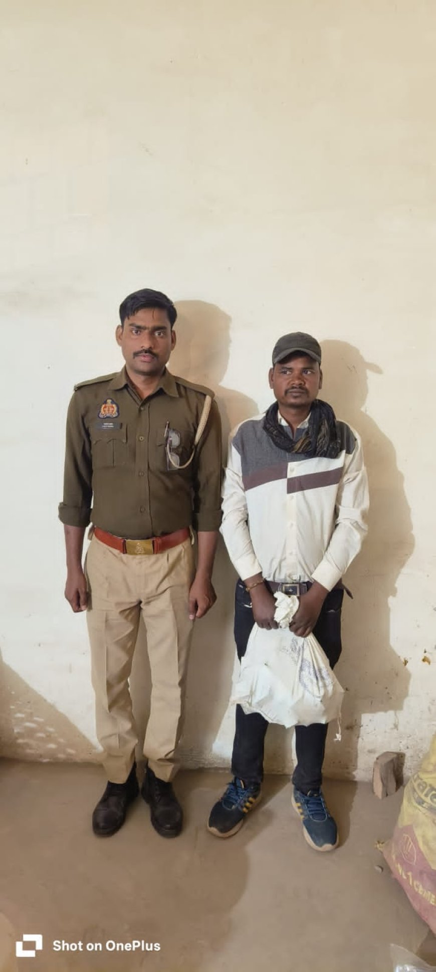 03 अभियुक्तों से 67 अदद क्वार्टर अवैध देशी शराब बरामद