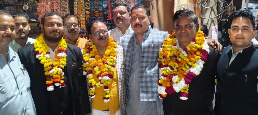 अध्यक्ष पद पर प्रेमचन्द्र पाल विजयी घोषित किए गए। वहीं वरिष्ठ उपाध्यक्ष पद पर राजीव नयन तिवारी, उपाध्यक्ष द्वितीय पद पर सर्वेश श्रीवास्तव तथा महामंत्री पद पर मनीष कुमार श्रीवास्तव ने जीत दर्ज की।