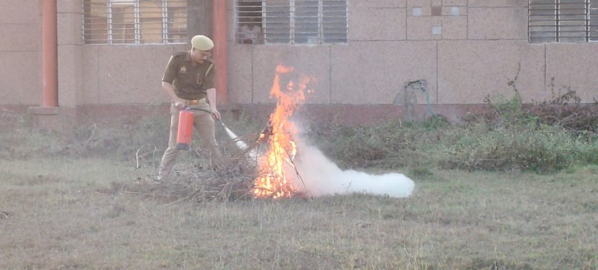 कलेक्ट्रेट प्रांगण में नागरिक सुरक्षा स्वयंसेवकों का विशेष प्रशिक्षण संपन्न