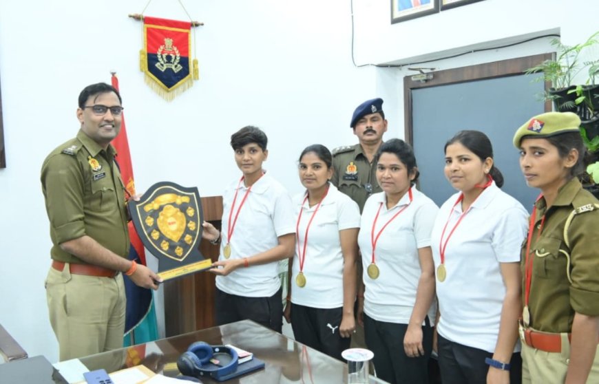 हैण्डबाल कलस्टर व बास्केटबाल की प्रतियोगिता मे महिला पुलिस ने लखनऊ जोन मे प्राप्त किया प्रथम स्थान 