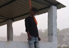 एक युवक का शव अपशिष्ट प्रबंधन केंद्र से लटका हुआ मिला जिसे देख पूरे क्षेत्र में सनसनी फैल गयी