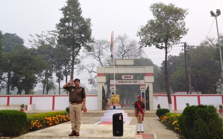 अपर पुलिस अधीक्षक ने ली  साप्ताहिक परेड की सलामी