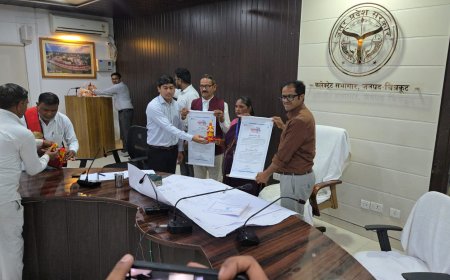 जनपद चित्रकूट में जल जीवन मिशन के अंतर्गत निर्माणाधीन योजनाओं की समीक्षा बैठक जिलाधिकारी महोदय की अध्यक्षता में संपन्न हुई