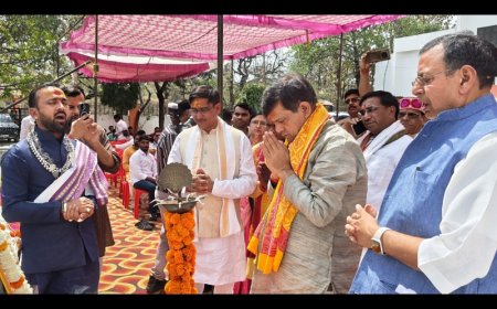 नगर पालिका अध्यक्ष श्याम सुंदर केशरी की अध्यक्षता में नगर विकास मंत्री ए.के शर्मा ने नगर के ऐतिहासिक ओझला पुल, अहिल्या बाई होलकर पार्क,डंकिनगंज कुंआ के सौंदर्यीकरण सहित पांच विकास कार्यों का किया लोकार्पण*