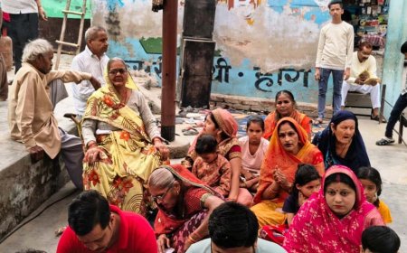 सुंदरकांड पाठ के साथ बालाजी मंदिर में भंडारे का आयोजन  श्रद्धालुओं ने ग्रहण किया बाबा का प्रसाद