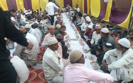 एड शाहनवाज अल्वी ने कराया रोजा इफ्तार पार्टी का आयोजन, सैकड़ो अकीक़त मन्दो ने मुल्क में अमन चैन की दुआ की