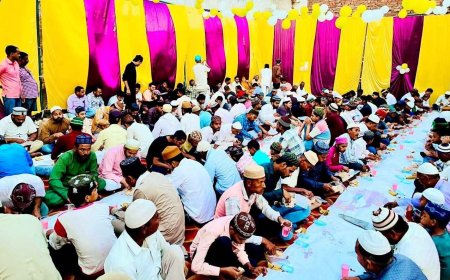रोजा इफ्तार में दिखी गंगा-जमुनी तहजीब, लोगों ने किया सामूहिक इफ्तार