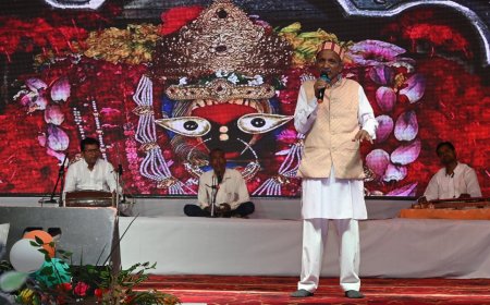 उपाध्यक्ष राज्य पिछड़ा वर्ग आयोग ने विंध्य महोत्सव के तृतीय दिवस सांस्कृतिक कार्यक्रम का दीप प्रज्जवलित कर किया शुभारंभ*