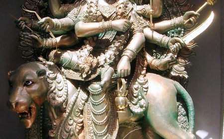 नवरात्रि के नौ दिनों की पौराणिक कथा और महत्व (विस्तृत वर्णन)