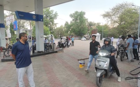 बाराबंकी में पेट्रोल-डीजल पर्याप्त, घबराकर न करें खरीद—डीएम