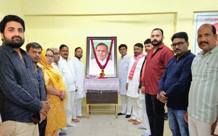 बेनी प्रसाद वर्मा की पुण्यतिथि पर सपा कार्यालय में विचार गोष्ठी आयोजित