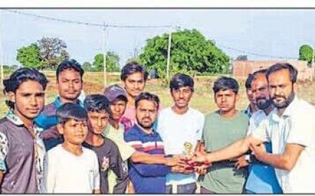 सिरतौल रॉयल ने वारियर्स टीम को हराया