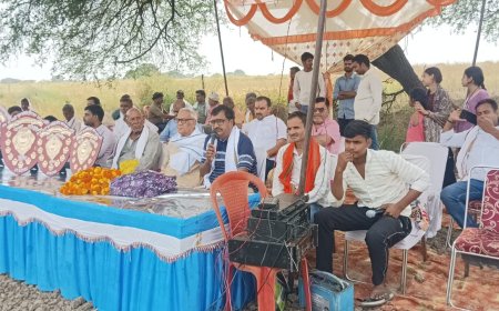 रेवतीपुर क्षेत्र के टौंगा मे चेतक प्रतियोगिता का आयोजन विजेता चेतकों को पुरस्कार वितरित