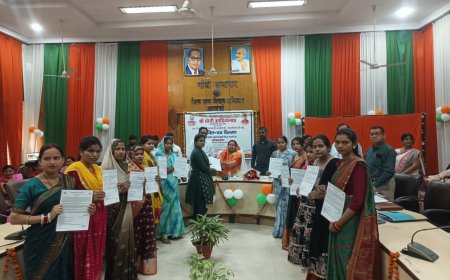 लोकभवन लखनऊ से कार्यक्रम का सजीव प्रसारण, आंगनबाड़ी कार्यकत्रियों को मिले नियुक्ति पत्र