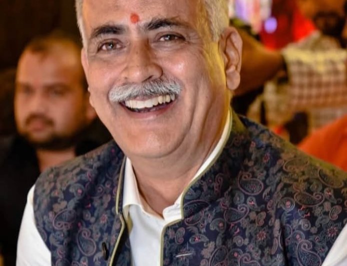 सीतादेवी महाविद्यालय पारिजात धाम बरोलिया के संरक्षक वरिष्ठ नेता अवधेश शुक्ला को भाजपा का जिला कार्यकारिणी में कोषाध्यक्ष बनाए जाने पर स्वागत किया गया है