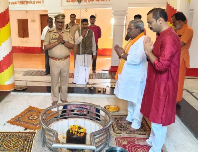 चैत्र नवरात्रि पर प्रसन्ननाथ महादेव मंदिर में विशेष पूजन, विधायक ने किया जलाभिषेक