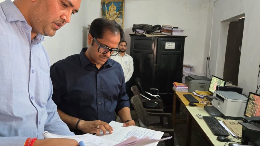 जिलाधिकारी ने किया तहसील कर्वी का आकस्मिक निरीक्षण; लंबित वादों के त्वरित निस्तारण एवं राजस्व वसूली में तेजी लाने के दिए कड़े निर्देश
