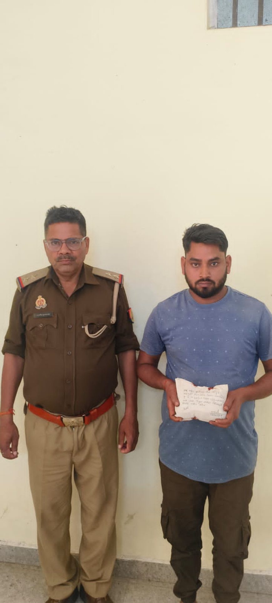 थाना रैपुरा पुलिस टीम ने 01 अभियुक्त को 200 ग्राम अवैध सूंखा गांजा के साथ गिरफ्तार किया गया