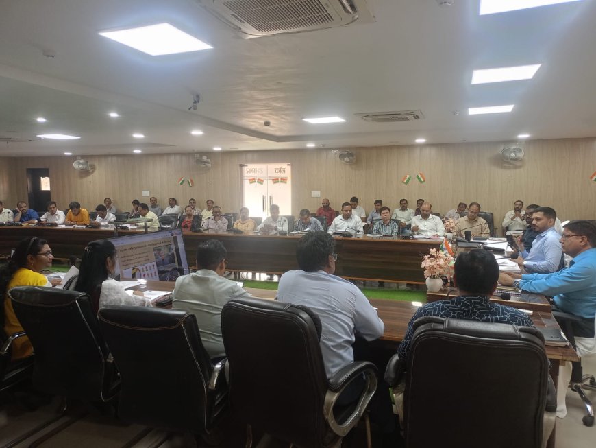 ₹50 लाख से अधिक की निर्माण परियोजनाओं की डीएम ने की समीक्षा
