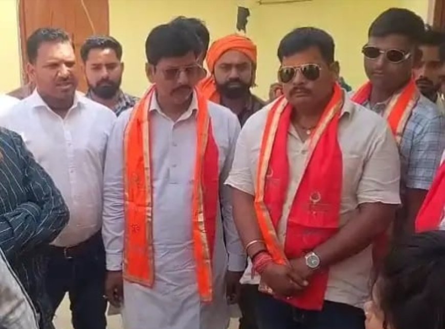 मृतक सतीश वर्मा के परिवार से मिली हिंदू युवा वाहिनी, सहायता का दिया आश्वासन