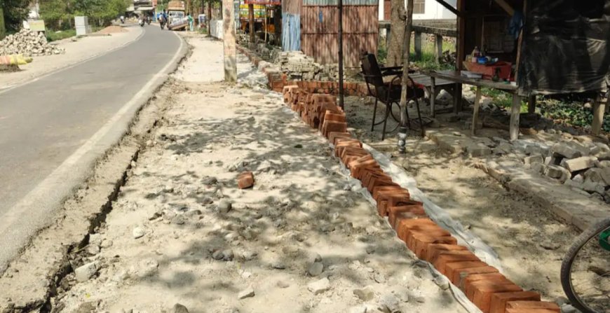 रजिस्ट्री कार्यालय के सामने पटरी ऊंची कर सड़क के बराबर किया, यातायात हुआ सुगम,गुणवत्ता परक कार्य की हुई