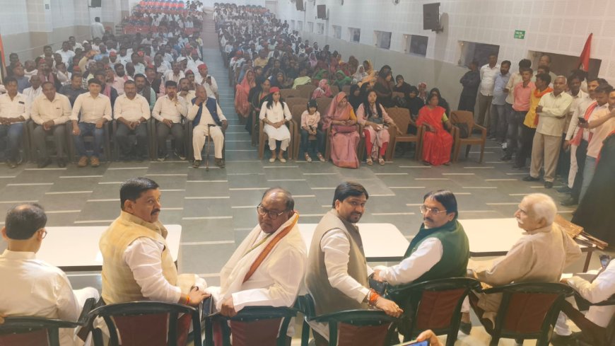 मान्यवर कांशीराम की जयंती सपा नेताओं ने धूमधाम से मनाई