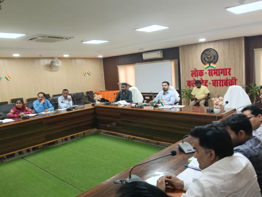 नगर निकायों में अतिक्रमण पर सख्ती, सड़कों पर दुकानें नहीं लगने दें: डीएम