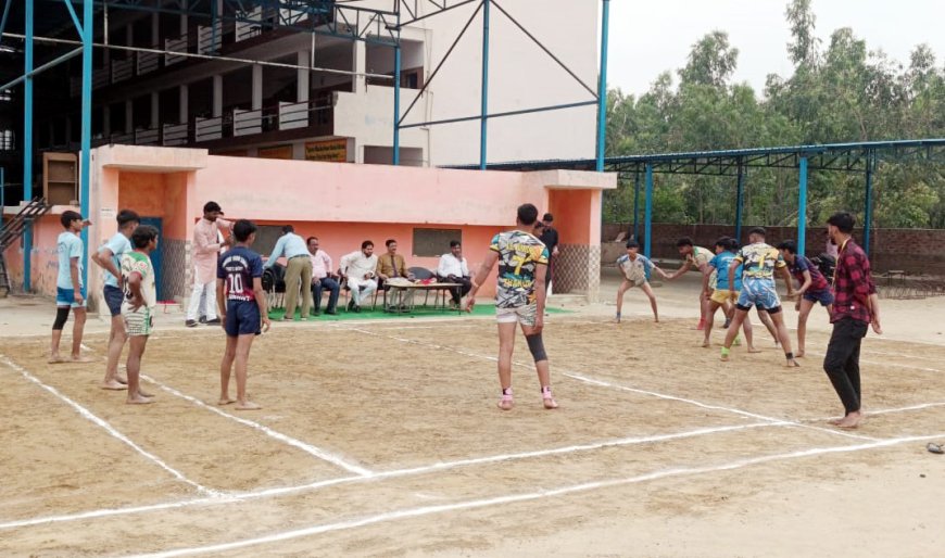 कबड्डी प्रतियोगिता में आर्य नगर प्रखंड की टीम बनी विजेता