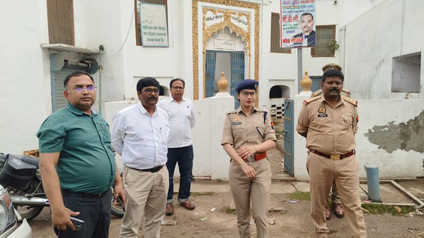 सुरक्षा व्यवस्था के बीच मुस्लिम धर्म के लोगों ने अदा की अलविदा की नमाज