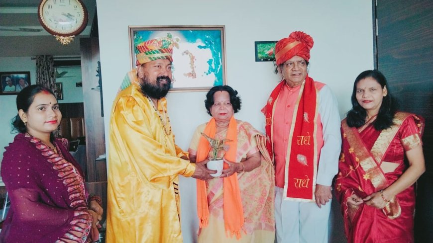 योग ज्योति होली मिलन में योग ऋषि डॉक्टर ओम प्रकाश आनंद अहिल्याबाई होल्कर समाज सेवा श्री सम्मान से सम्मानित